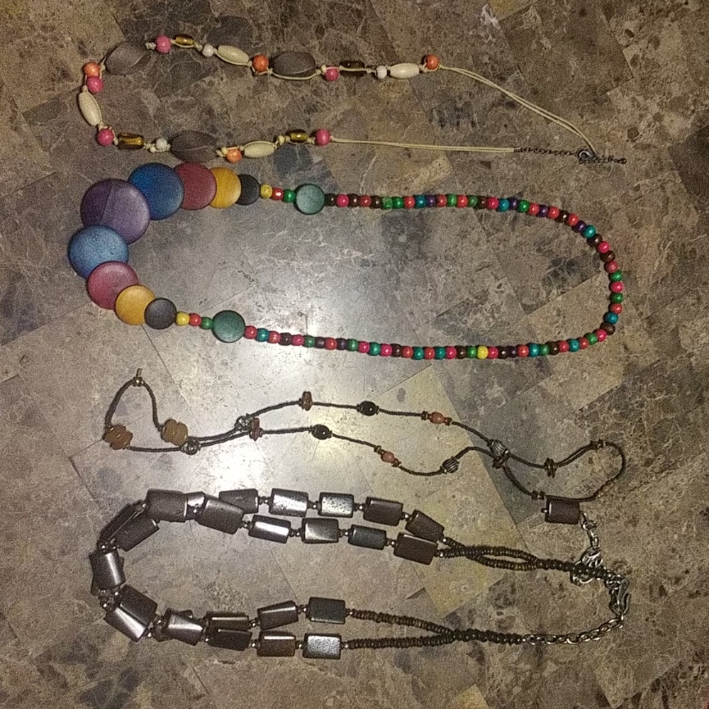 4 28" necklace lot